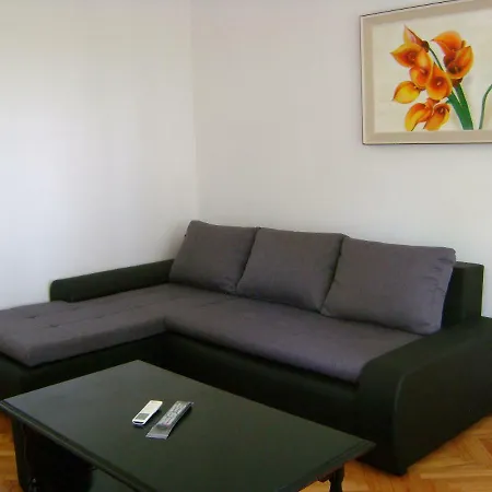 Veronica 아파트 *